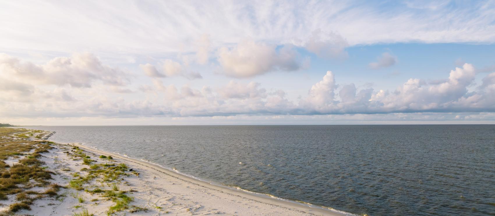 比洛克西海滩的日出美景